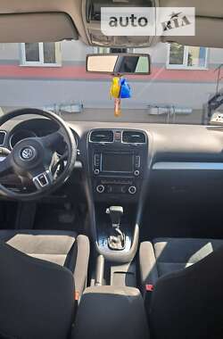 Хэтчбек Volkswagen Golf 2010 в Тернополе