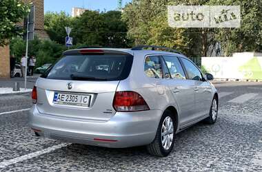 Універсал Volkswagen Golf 2013 в Дніпрі