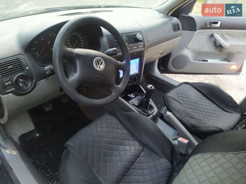 Универсал Volkswagen Golf 2002 в Киеве