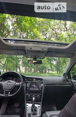 Хетчбек Volkswagen Golf 2014 в Києві