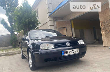 Хетчбек Volkswagen Golf 2003 в Татарбунарах