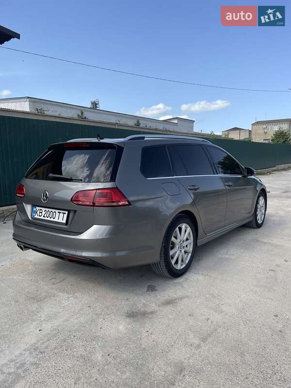 Универсал Volkswagen Golf 2015 в Песчанке