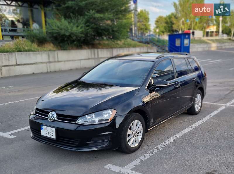 Универсал Volkswagen Golf 2016 в Днепре
