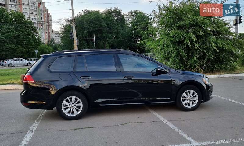 Универсал Volkswagen Golf 2016 в Днепре