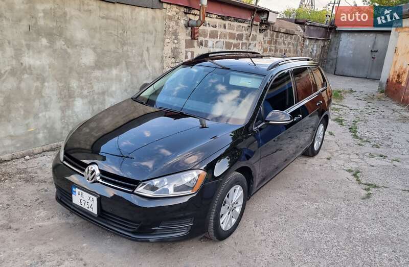 Универсал Volkswagen Golf 2016 в Днепре