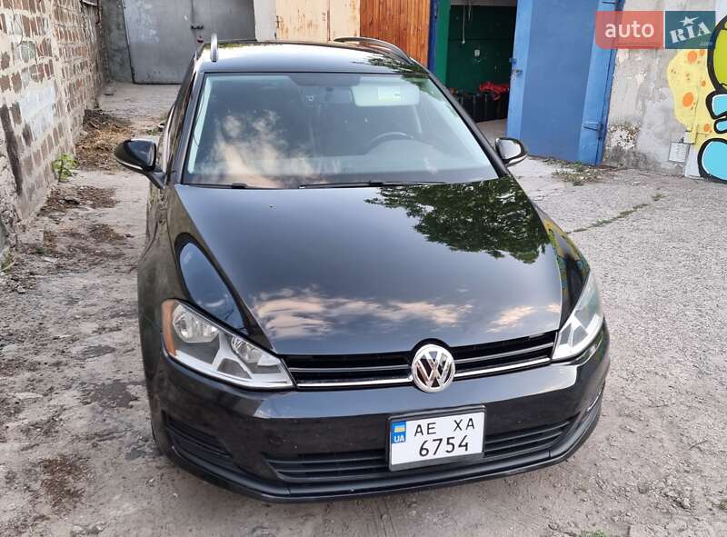 Универсал Volkswagen Golf 2016 в Днепре
