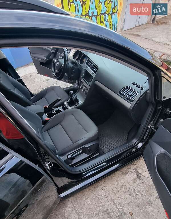 Универсал Volkswagen Golf 2016 в Днепре