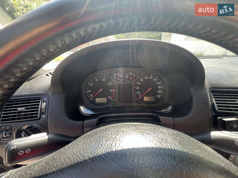 Хэтчбек Volkswagen Golf 2000 в Полтаве
