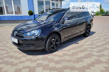 Універсал Volkswagen Golf 2010 в Сарнах