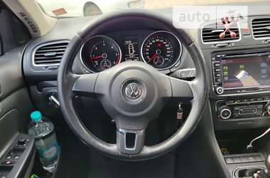 Універсал Volkswagen Golf 2010 в Сарнах