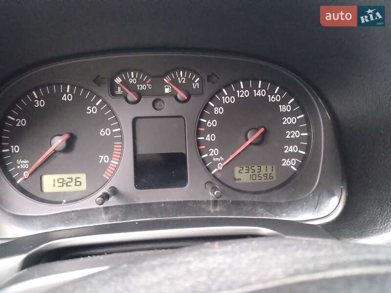 Хэтчбек Volkswagen Golf 2000 в Софиевской Борщаговке