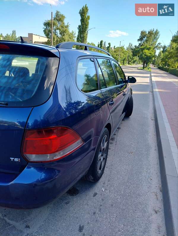 Универсал Volkswagen Golf 2010 в Горишних Плавнях