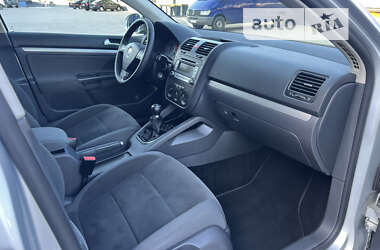 Универсал Volkswagen Golf 2008 в Ровно