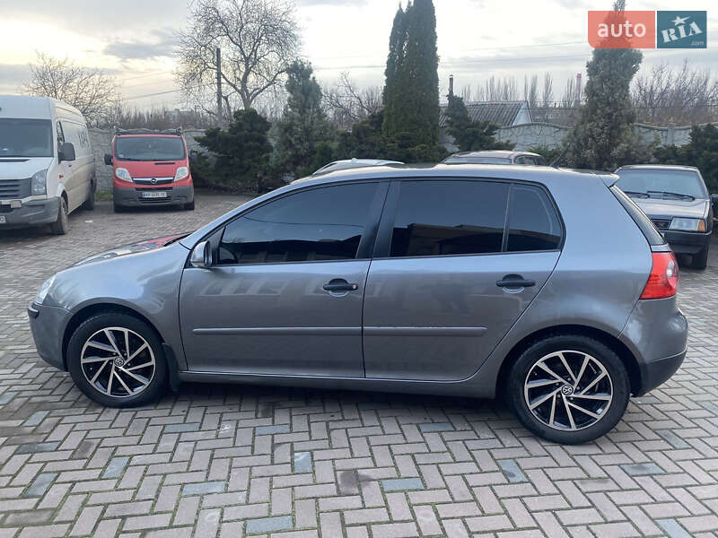Хетчбек Volkswagen Golf 2006 в Запоріжжі