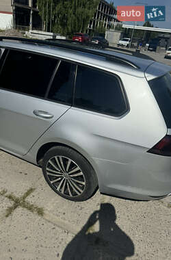 Універсал Volkswagen Golf 2013 в Львові