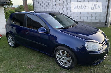 Хэтчбек Volkswagen Golf 2004 в Буче