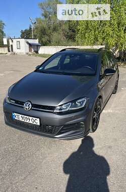 Универсал Volkswagen Golf 2017 в Днепре