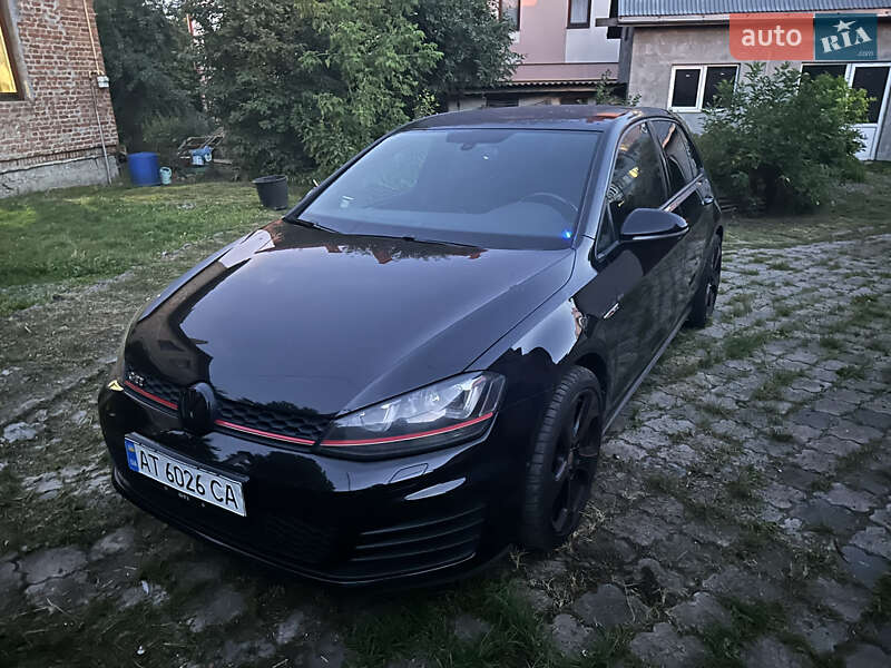 Хэтчбек Volkswagen Golf 2013 в Львове