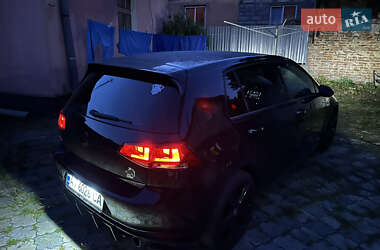 Хетчбек Volkswagen Golf 2013 в 
