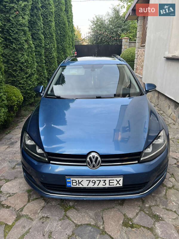 Універсал Volkswagen Golf 2015 в Рівному