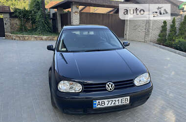 Хэтчбек Volkswagen Golf 2003 в Могилев-Подольске