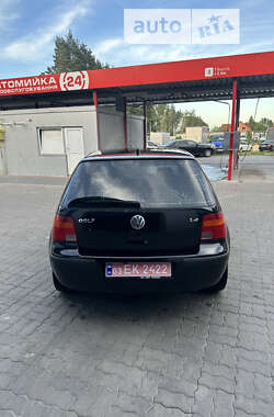 Хетчбек Volkswagen Golf 2002 в Ковелі