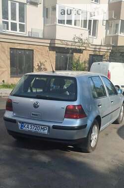 Хетчбек Volkswagen Golf 2001 в Києві