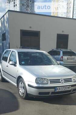 Хетчбек Volkswagen Golf 2001 в Києві