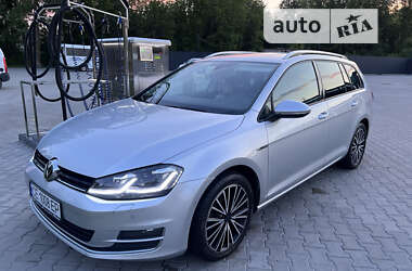 Універсал Volkswagen Golf 2015 в Чернівцях