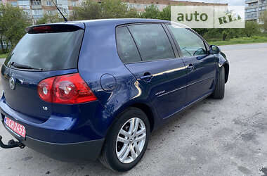 Хетчбек Volkswagen Golf 2008 в Конотопі