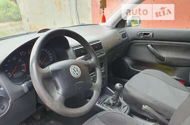 Хетчбек Volkswagen Golf 2004 в Києві