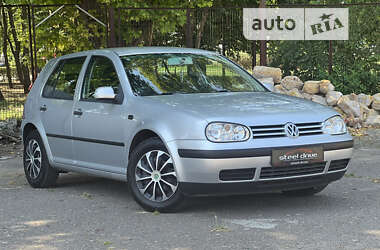 Хетчбек Volkswagen Golf 2001 в Миколаєві