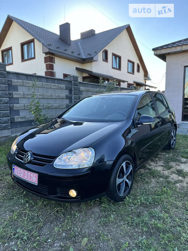 Хетчбек Volkswagen Golf 2008 в Луцьку