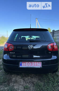 Хетчбек Volkswagen Golf 2008 в Луцьку