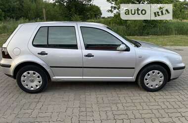 Хэтчбек Volkswagen Golf 2003 в Стрые