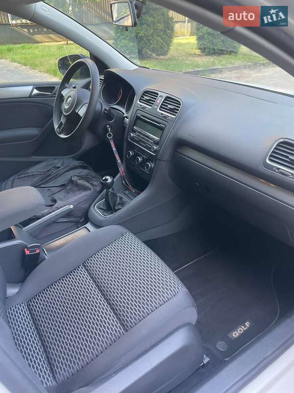 Хетчбек Volkswagen Golf 2009 в Рівному