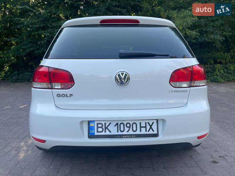 Хетчбек Volkswagen Golf 2009 в Рівному