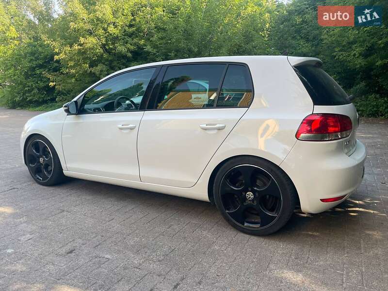 Хетчбек Volkswagen Golf 2009 в Рівному