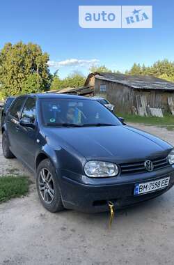 Хэтчбек Volkswagen Golf 2002 в Глухове