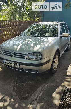 Універсал Volkswagen Golf 2003 в Житомирі