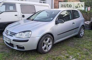 Хетчбек Volkswagen Golf 2005 в Шепетівці