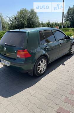 Хэтчбек Volkswagen Golf 2000 в Згуровке