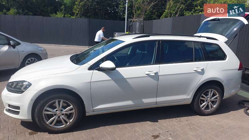 Універсал Volkswagen Golf 2014 в Львові