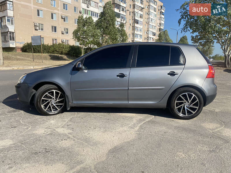 Хетчбек Volkswagen Golf 2006 в Запоріжжі