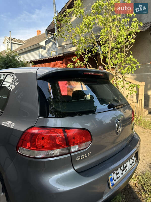 Хетчбек Volkswagen Golf 2011 в Сторожинці