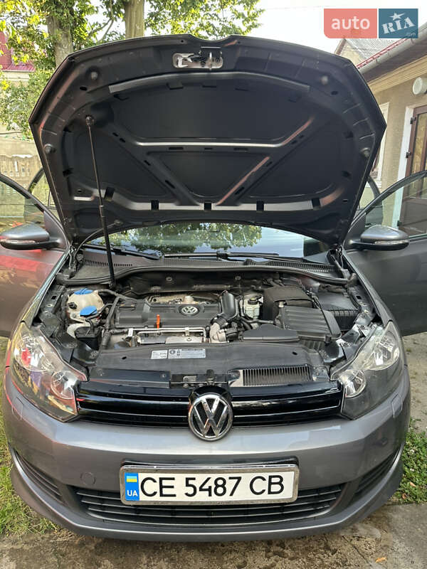 Хетчбек Volkswagen Golf 2011 в Сторожинці