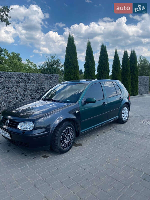 Хетчбек Volkswagen Golf 1998 в Старому Самборі