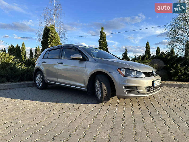 Хэтчбек Volkswagen Golf 2017 в Петрове