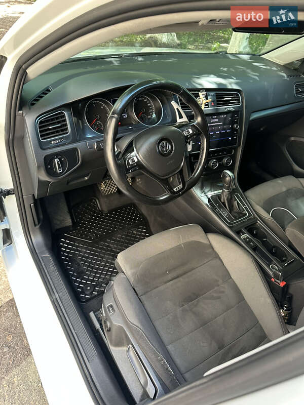 Универсал Volkswagen Golf 2018 в Хотине