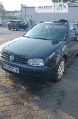 Універсал Volkswagen Golf 2001 в Луцьку